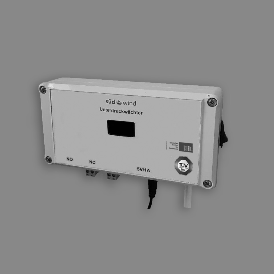 Dispositivo de supervisión de la subpresión de la instalación de ventilación